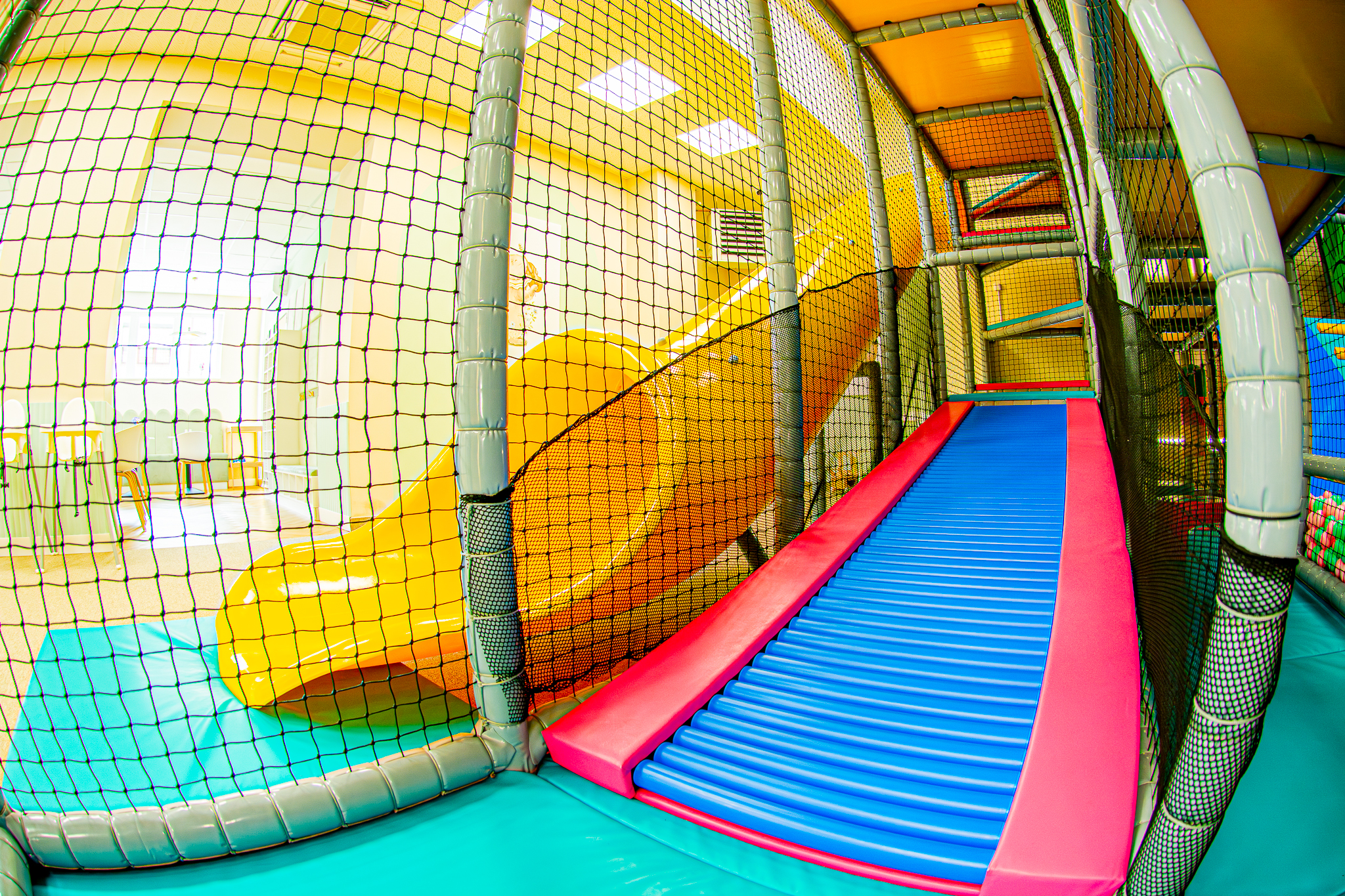 Promenades en toboggan et en ponton